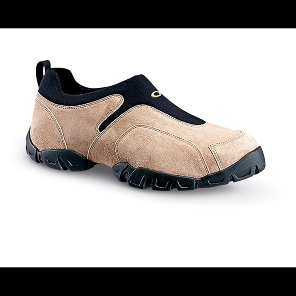 oakley slip on shoes